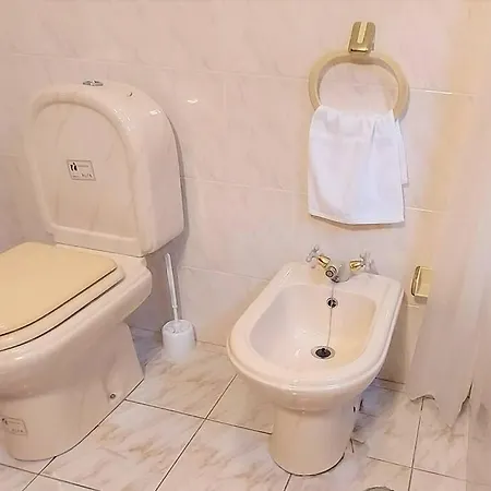 Gomes House
