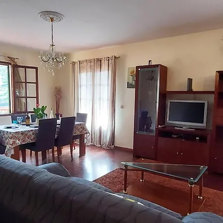 Сasa de vacaciones Gomes House *